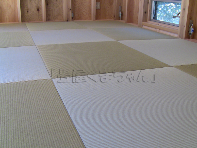 琉球畳目積タイプ　半畳市松敷き